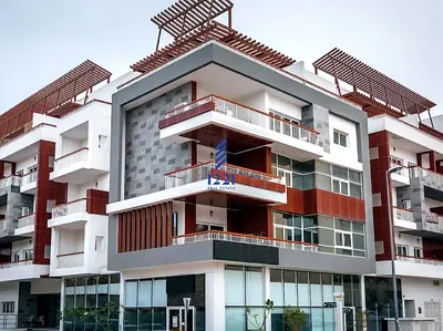 VACANT | SEMI-FURNISHED | BRIGHT INTERIORS