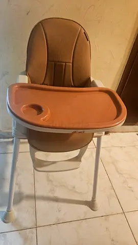 Babyhug High chair - Lightweight Adjustable Baby High Chair with Tray – Excellent Condition