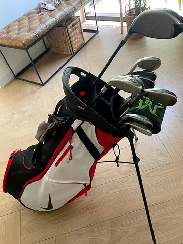 Full set of Taylormade clubs plus vokey wedges, Evenroll putter and Nike bag