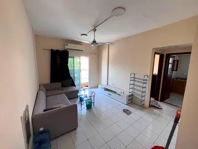 إذا كنت تبحث عن شقة تجمع بين الموقع المميز، والمساحة الواسعة، والسعر المناسب، فهذه هي فرصتك. سكن عائلات