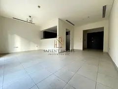 Well-Maintained ! Private Garden ! Ready to Move