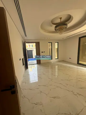 جاهز - غرفة خادمه - تملك حر - حمام سباحه