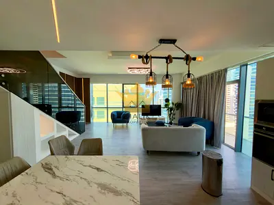 Duplex 3 Bedroom | Chiller & Wifi Free | 2Minutes Walk From Metro