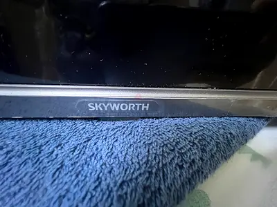Skyworth Smart TV - 32 inch, good working condition