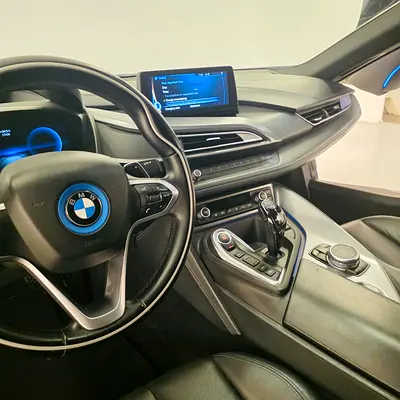 صورة 11 لـ 2014 BMW I8