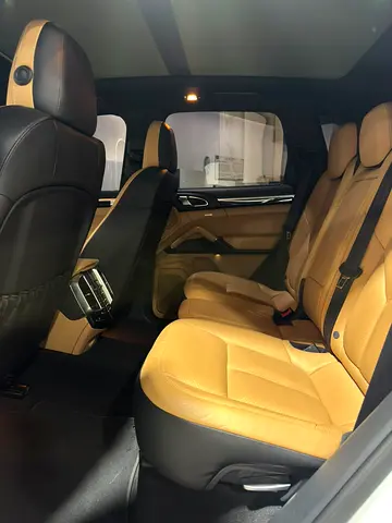 2016 Porsche CAYENNE 缩略图 13