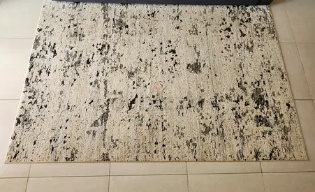Light beige modern abstract rug - good condition, 160x230 cm (approx)