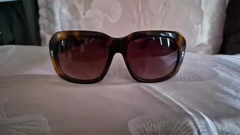 Gucci Sunglasses 👓 with FREE new tote bag