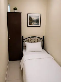 single partition male near to mall of The Emirates metro station