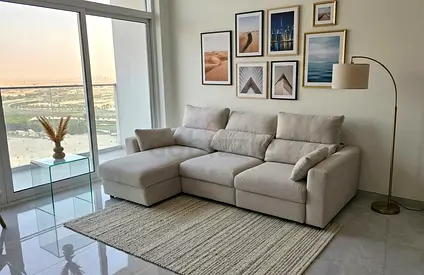 Elegant Sofa Bed
Perfect for Guests Family
Storage Under Chaise
Left or Right Fitting
Size: 250 ×