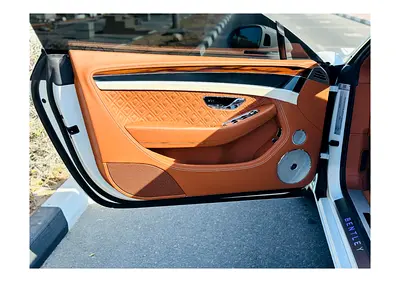 صورة 7 لـ 2020 Bentley CONTINENTAL