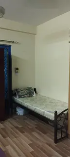 Exicutive Bed space available near ADCB metro station karama