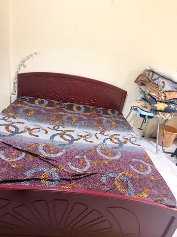 King Size bed and Mattress very good condition Strong and good quality with below space
