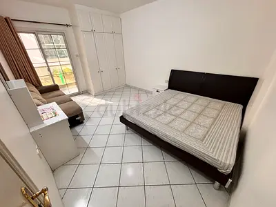 SPACIOUS ROOM FOR RENT