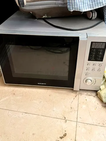Elekta Silver Microwave Oven with Digital Display