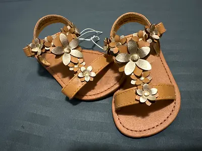 Baby girl tan sandals with floral detail - size small, brand new- The Children’s Place