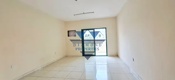 Very spacious 1bhk two washrooms with balcony family building in abushagara just in 30k
