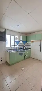 Very spacious 1bhk two washrooms with balcony family building in abushagara just in 30k