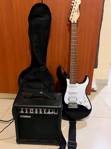 Yamaha EG112C electric guitar+ amplifier - good condition, playable, with all accessories