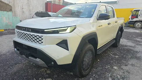 Toyota Hilux E 2.8L 2026 MT New Shape 360 Camera GCC Diesel White (Export Only)