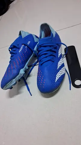 Football shoes / soccer boots