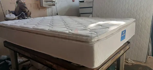 Queen size Top Memory foam Spring Mattress