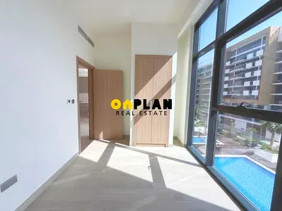 Massive 1‑BR Vacant I Pool & Community View | Best Deal