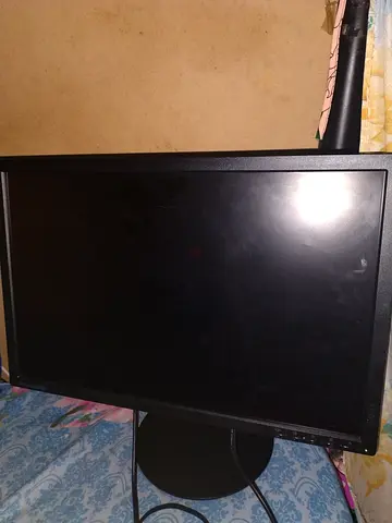 24-inch LCD Computer Monitor - Good Working Condition