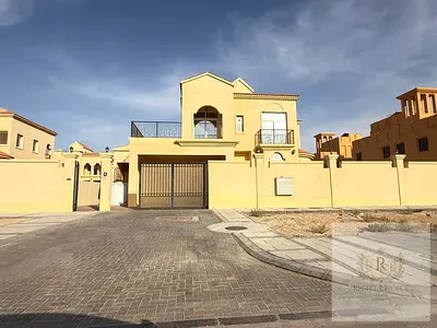 Stand Alone!! 5 Br Villa With Private Front Yard-Garden-2-Inside And Outside Kitchen-M-D-Room IN KCA