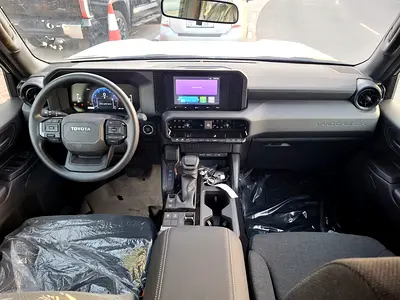 صورة 8 لـ 2025 Toyota PRADO
