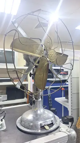 Vintage electric fan for Sale in Very Good Condition.