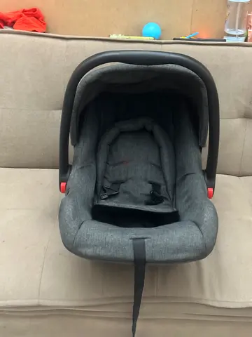 Infant car seat / baby carrier - grey, good condition