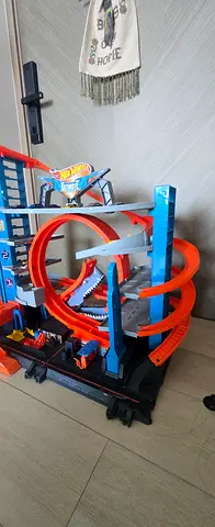 Hot Wheels multi-level track set with loops and launcher - used