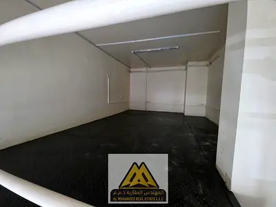 محل / مجهز / مساحه كبيره / بميزانين /  ماا كان خدمي ومميز للاستثمار / فرصه نادره جدا