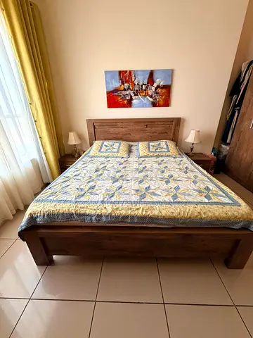 Bedroom - King bed + 5 doors wardrobe + 3 doors wardrobe + mattress + 2 night stands + 1 dresser