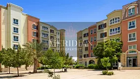 Distress large 1 bedroom for sale