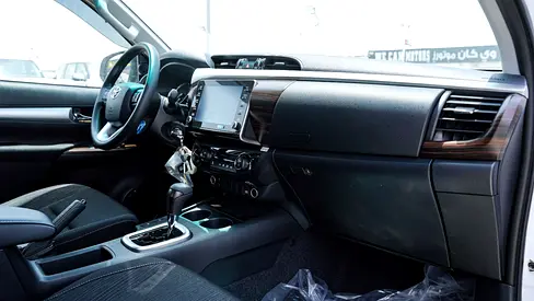2026 Toyota HILUX — миниатюра 8