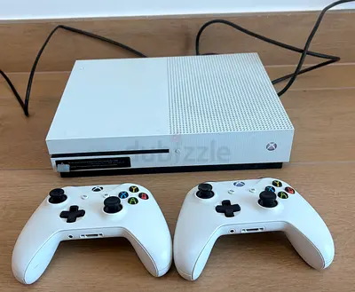 Xbox one with two controllers - Excellent Condition