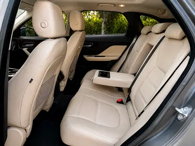 صورة مصغرة 11 لـ 2018 Jaguar F-PACE