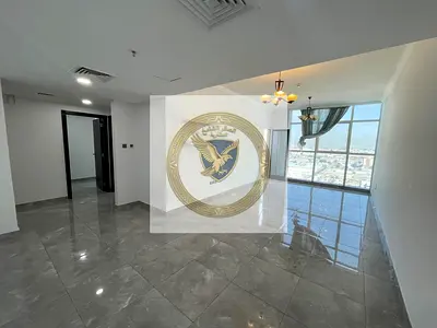 شقة واسعة للإيجار السنوي المجاز2 غرفتين نوم وصاله ثاني ساكن موقف مجاني جيم ومسبح مجاني بلكون تكييف مركزي صيانه مجانيه قريبه علي مخرج دبي