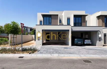 Modern 4BR + Maid | Corner Unit | Single Row