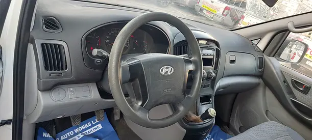 صورة 11 لـ 2015 Hyundai H1