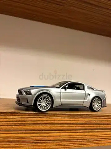 Silver Die-Cast Ford Mustang Model Car - 1:24 Scale