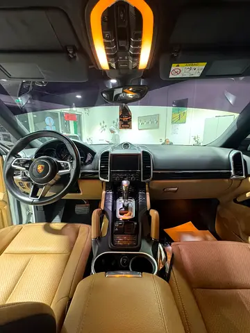2016 Porsche CAYENNE 缩略图 12