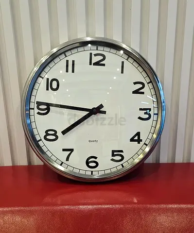 Round Silver Quartz Wall Clock
