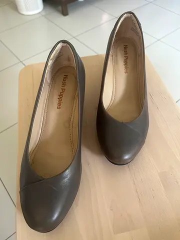 Hush Puppies womens grey leather pumps, EUR 38, 40 AED