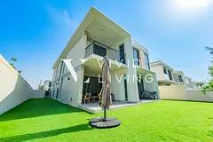 Corner Plot I Great Condition I Best Location