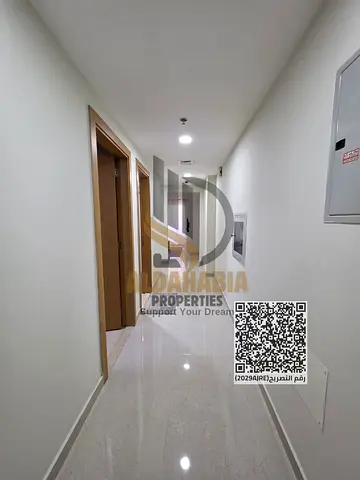 شقة للإيجار في جلف تاور بمدينة الإمارات، تتكون من غرفتين وصالة مع باركن خاص، بمساحات مريحة وتشطيب جيد، مناسبة للعائلات، في موقع قريب من جميع الخدمات و