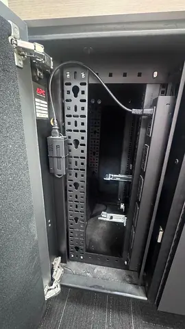 APC NetShelter CX, 18U, Soundproof Server Rack Enclosure, 200V to 240V, Grey and Oak, 1015H x 750W x