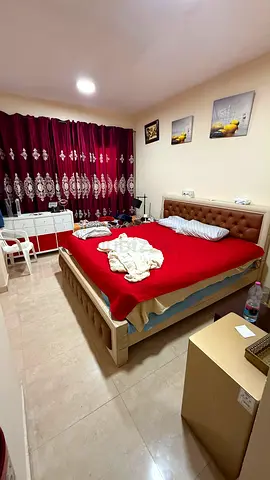 Modern King Size Bed with Tufted Headboard